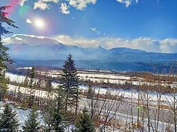 Golden Mountain View Suites