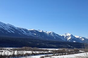 Golden Mountain View Suites