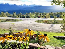 Golden Mountain View Suites