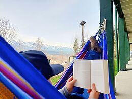 Golden Mountain View Suites