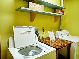 Golden Mountain View Suites