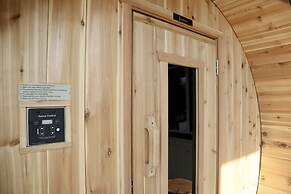 Golden Mountain View Suites