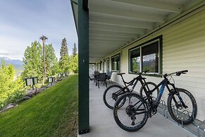 Golden Mountain View Suites