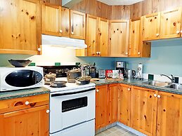 Golden Mountain View Suites