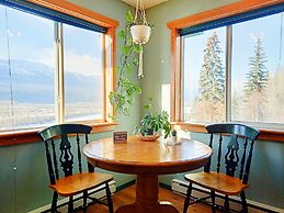 Golden Mountain View Suites