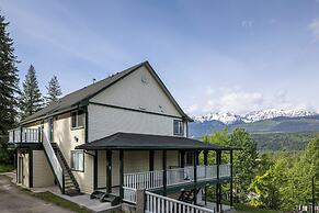 Golden Mountain View Suites