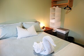 Golden Mountain View Suites