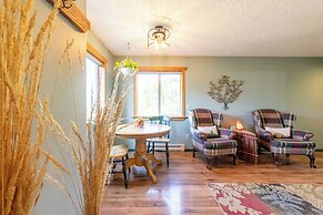 Golden Mountain View Suites