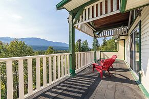 Golden Mountain View Suites