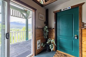 Golden Mountain View Suites