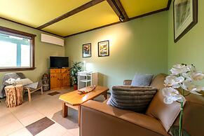 Golden Mountain View Suites