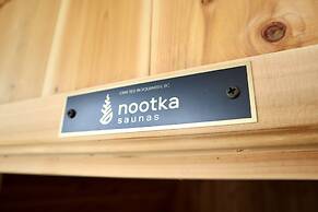 Golden Mountain View Suites