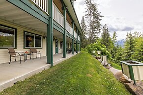 Golden Mountain View Suites