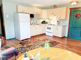 Golden Mountain View Suites