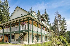 Golden Mountain View Suites