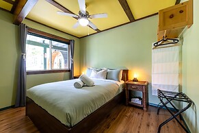 Golden Mountain View Suites