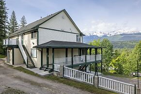 Golden Mountain View Suites