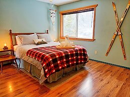 Golden Mountain View Suites