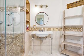 Burgundy by Avantstay Basketball Court, Pool, Hot Tub, Outdoor Kitchen