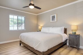 Burgundy by Avantstay Basketball Court, Pool, Hot Tub, Outdoor Kitchen