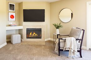 Willow by Avantstay Mountain Views - See Hot Air Balloons From Pool