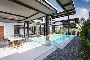 Trendy Modern Pool Villa Sunset Garden 4