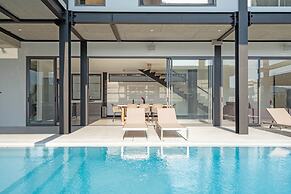 Trendy Modern Pool Villa Sunset Garden 4