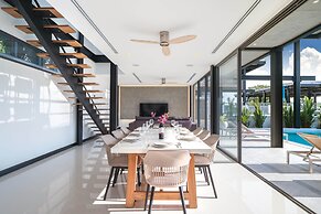 Trendy Modern Pool Villa Sunset Garden 4