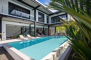 Stylish Salt Pool Villa Sunset Garden 5