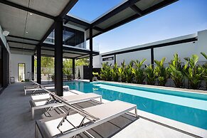 Stylish Salt Pool Villa Sunset Garden 5