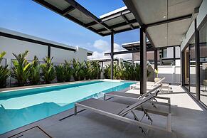 Stylish Salt Pool Villa Sunset Garden 5