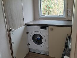 Impeccable 3-bed Cabin in Tattershall, UK