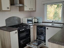 Impeccable 3-bed Cabin in Tattershall, UK