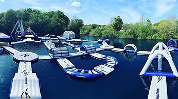 Impeccable 3-bed Cabin in Tattershall, UK