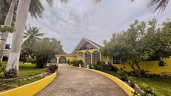Yancey Largo Villa Perfect Jamaica Ironshore Getaway w Private Pool an