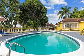 Yancey Largo Villa Perfect Jamaica Ironshore Getaway w Private Pool an