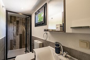 Yoruk Ali Konagi ve Yayla Evleri