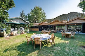 Yoruk Ali Konagi ve Yayla Evleri