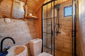 Yoruk Ali Konagi ve Yayla Evleri