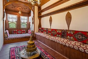 Yoruk Ali Konagi ve Yayla Evleri