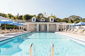 Canoe Place Inn and Cottages