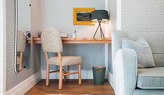 Canoe Place Inn and Cottages