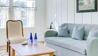 Canoe Place Inn and Cottages