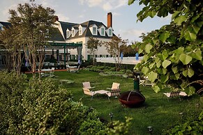 Canoe Place Inn and Cottages