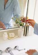 Canoe Place Inn and Cottages