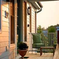 Canoe Place Inn and Cottages