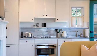 Canoe Place Inn and Cottages