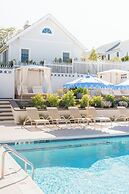 Canoe Place Inn and Cottages