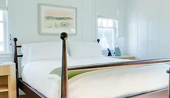 Canoe Place Inn and Cottages