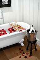 Canoe Place Inn and Cottages